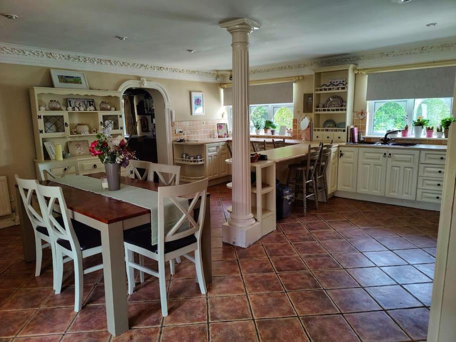 Entire Home At Ballysax House Newpark Extérieur photo